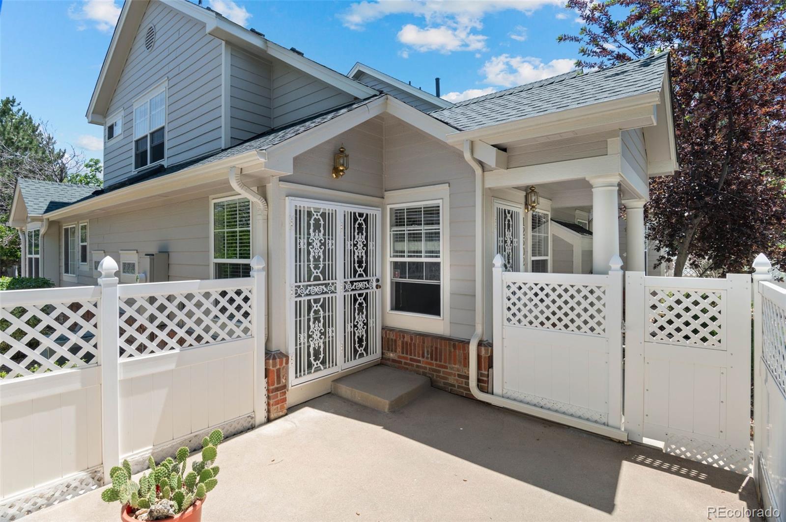 MLS Image #3 for 12502 e harvard circle,aurora, Colorado