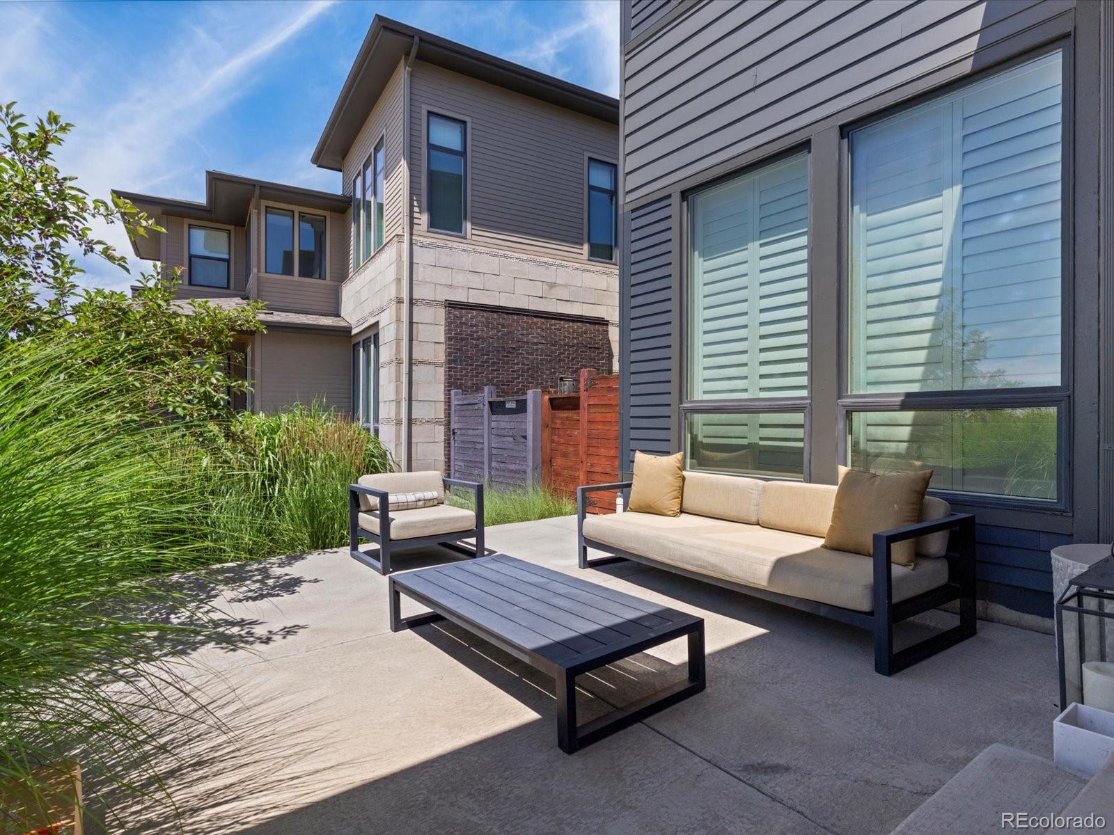 MLS Image #3 for 7945 e prairie meadow drive,denver, Colorado