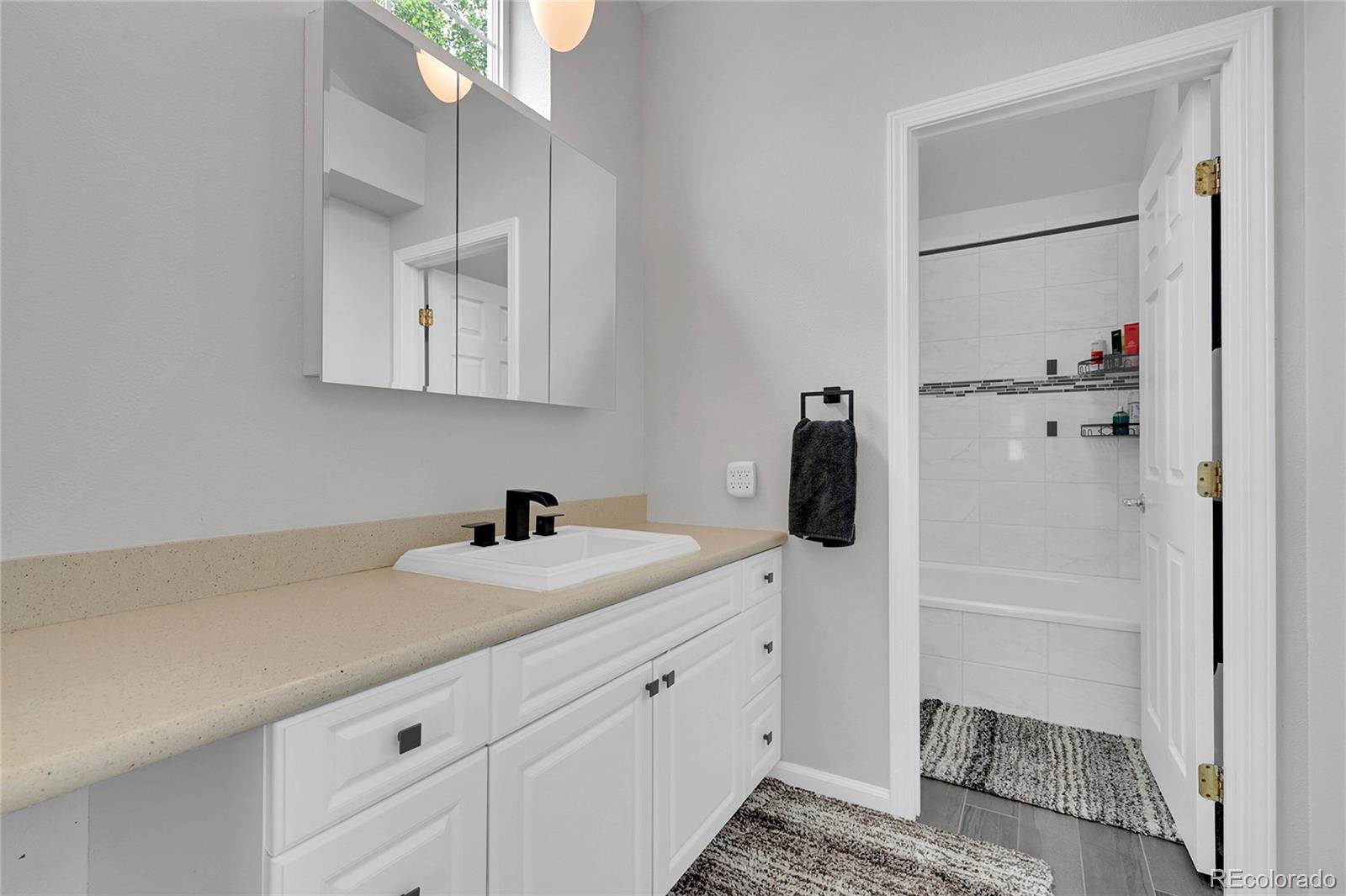 MLS Image #25 for 845  jasmine street,denver, Colorado