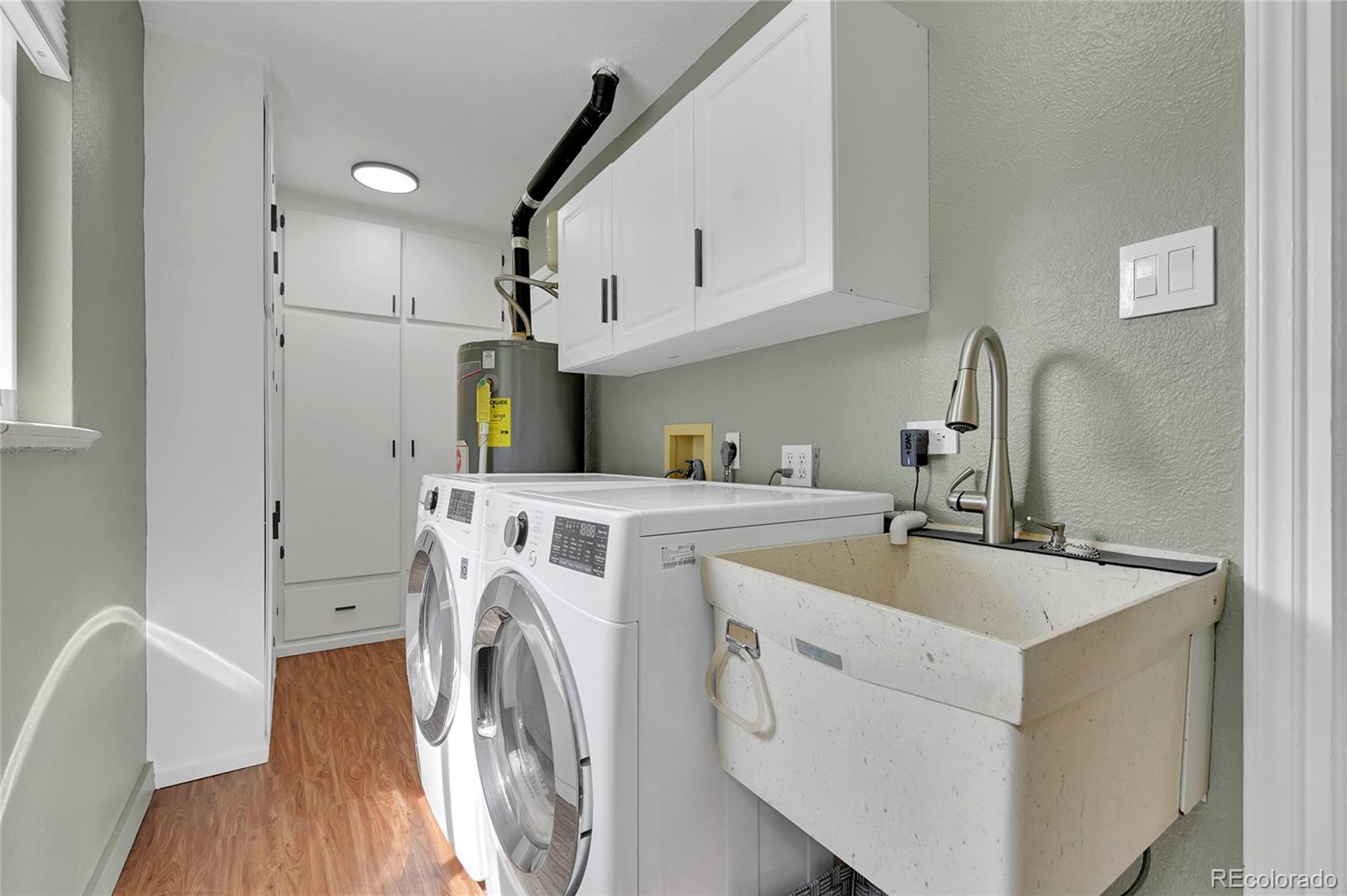 MLS Image #36 for 845  jasmine street,denver, Colorado