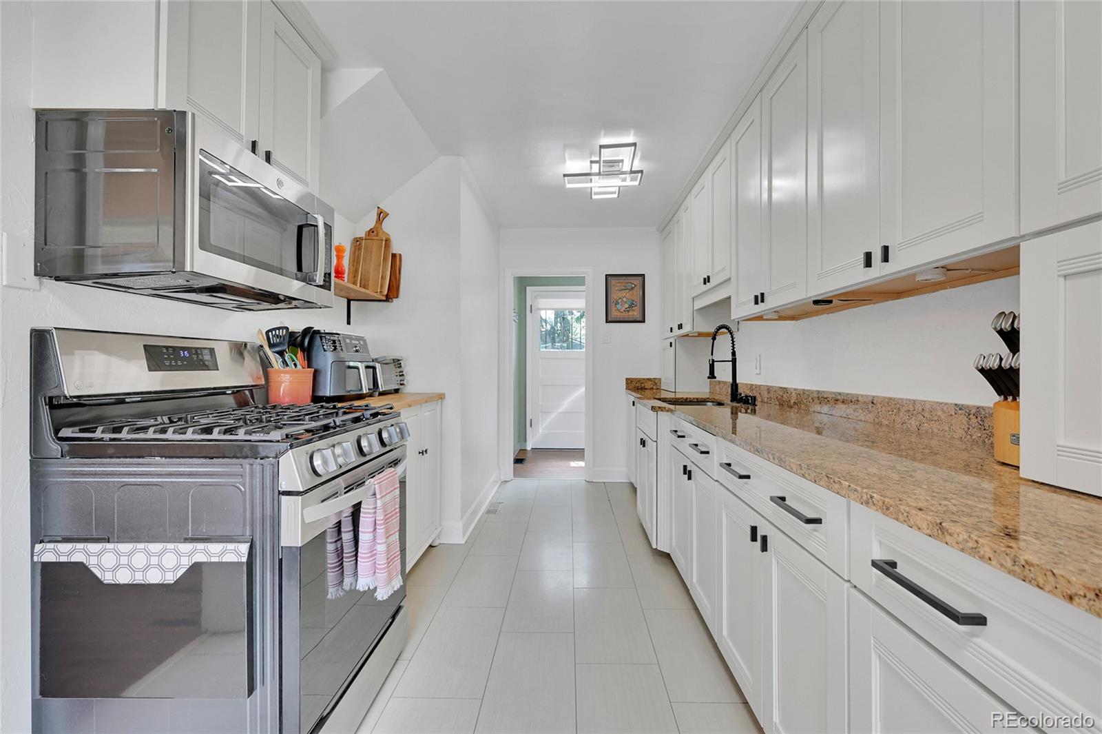 MLS Image #9 for 845  jasmine street,denver, Colorado