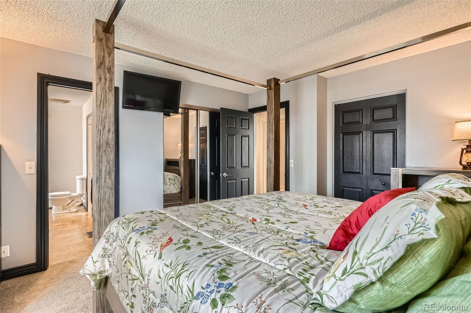 MLS Image #12 for 3358 s iris court,lakewood, Colorado