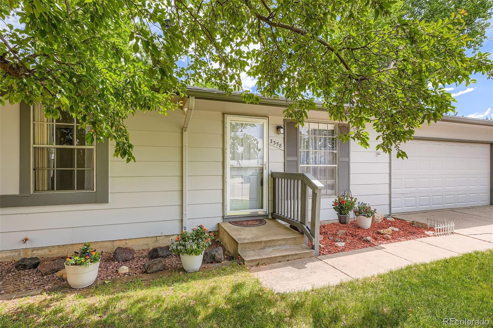 MLS Image #2 for 3358 s iris court,lakewood, Colorado