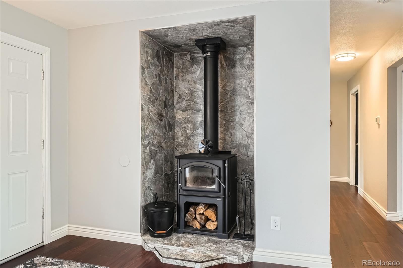 MLS Image #22 for 3358 s iris court,lakewood, Colorado