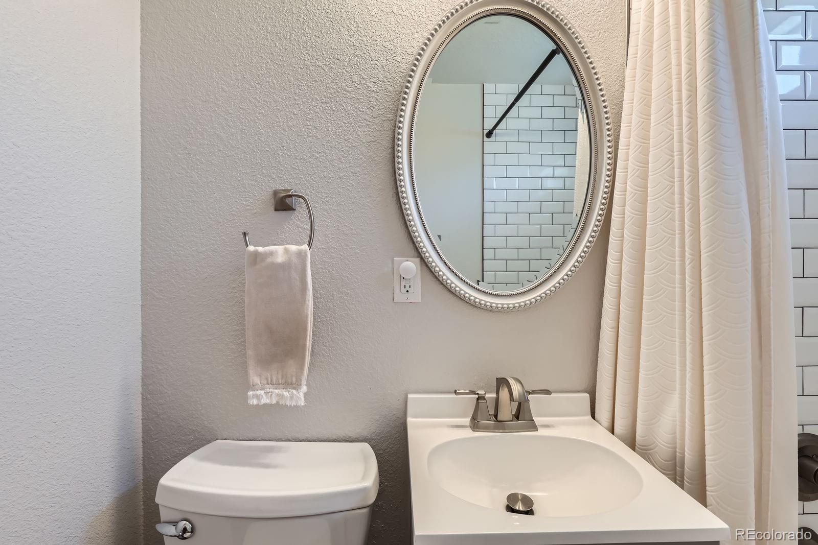 MLS Image #18 for 2625 s linley court,denver, Colorado