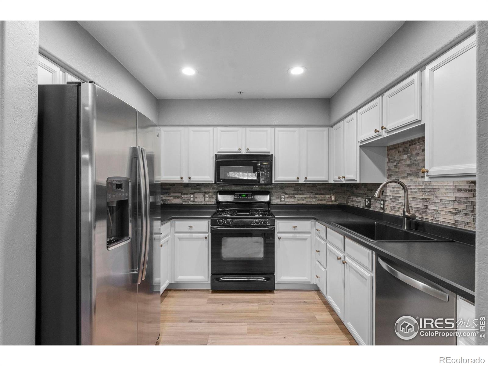 MLS Image #10 for 14300  waterside lane,broomfield, Colorado