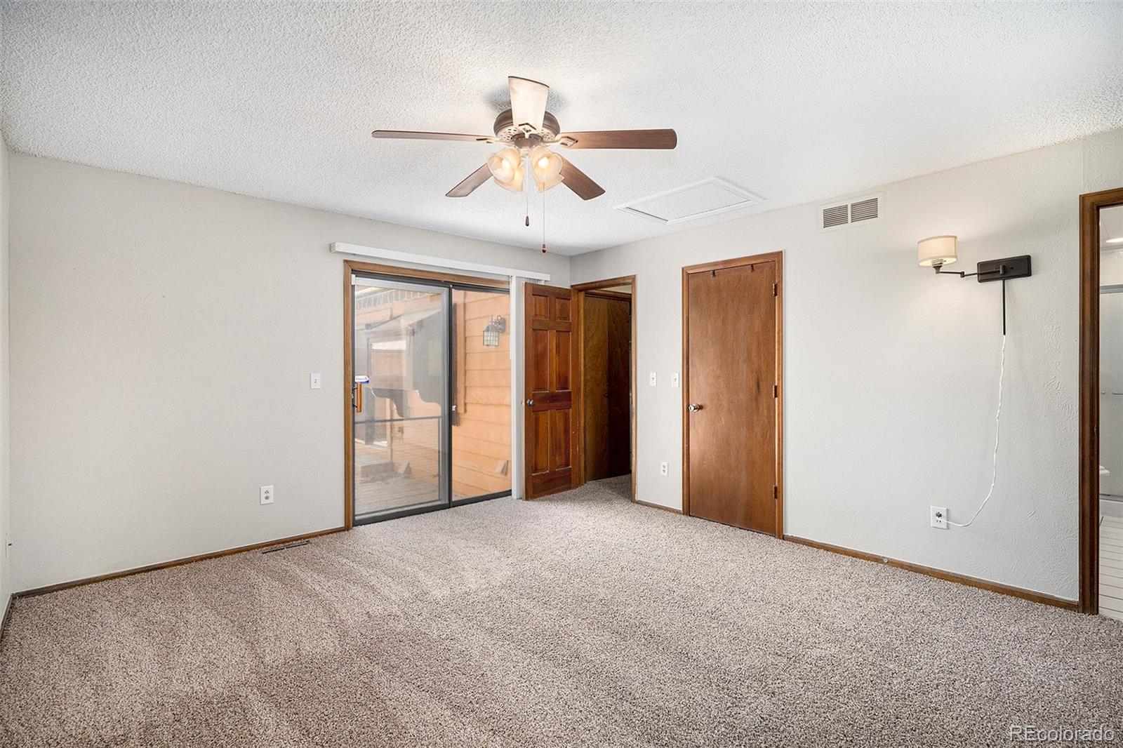MLS Image #14 for 136 s eagle circle,aurora, Colorado