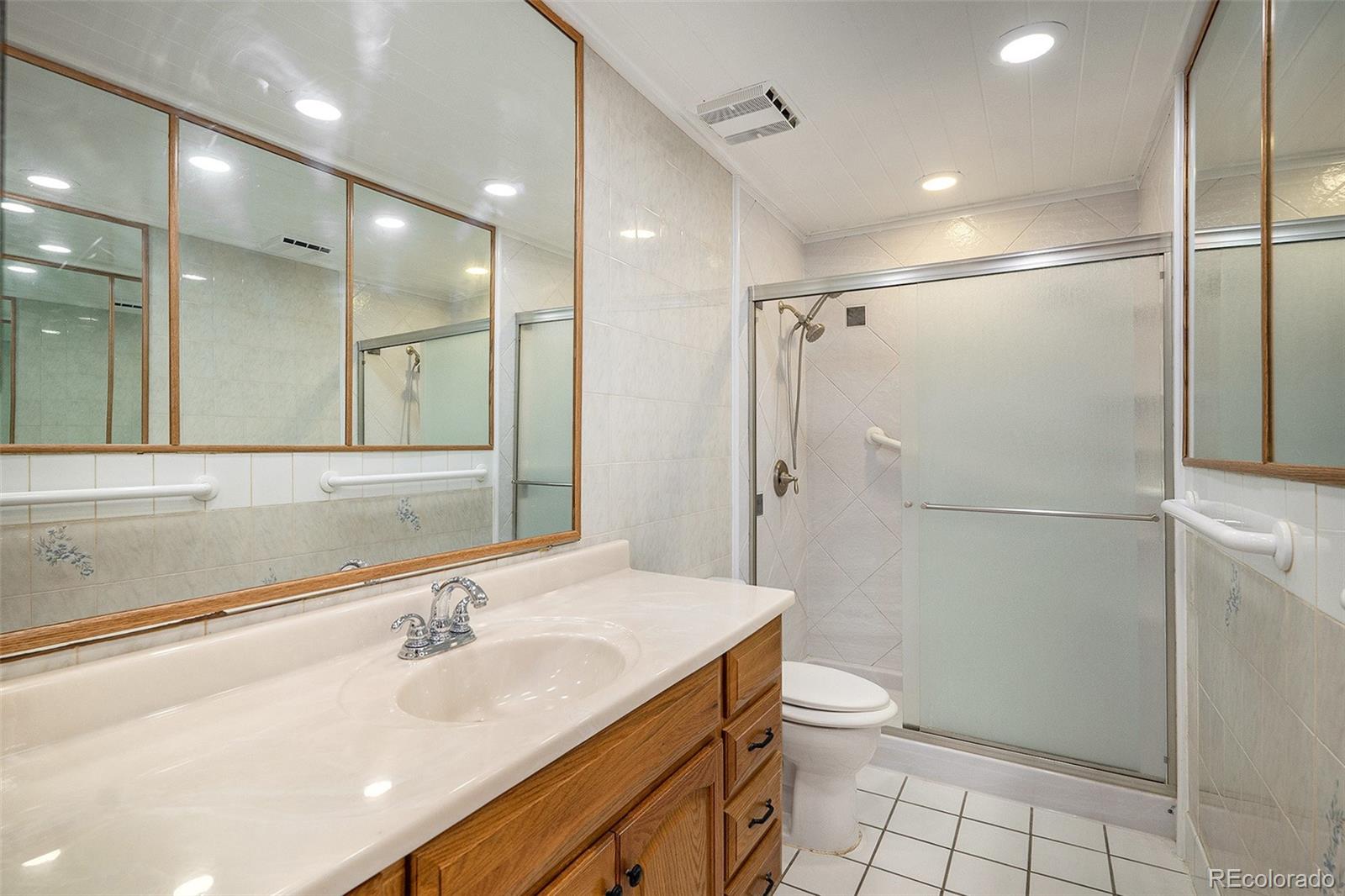 MLS Image #15 for 136 s eagle circle,aurora, Colorado