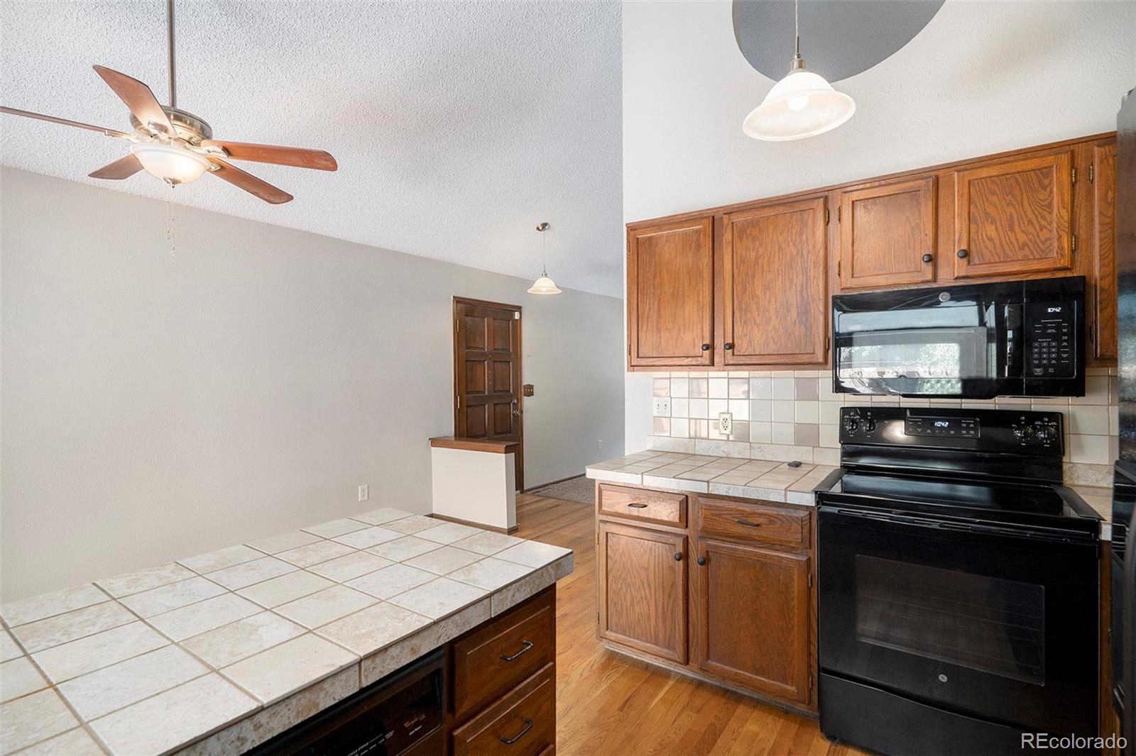 MLS Image #8 for 136 s eagle circle,aurora, Colorado