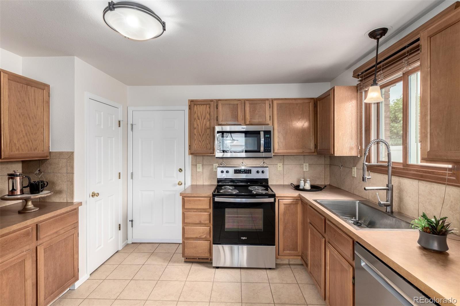 MLS Image #7 for 209 e chestnut street,windsor, Colorado