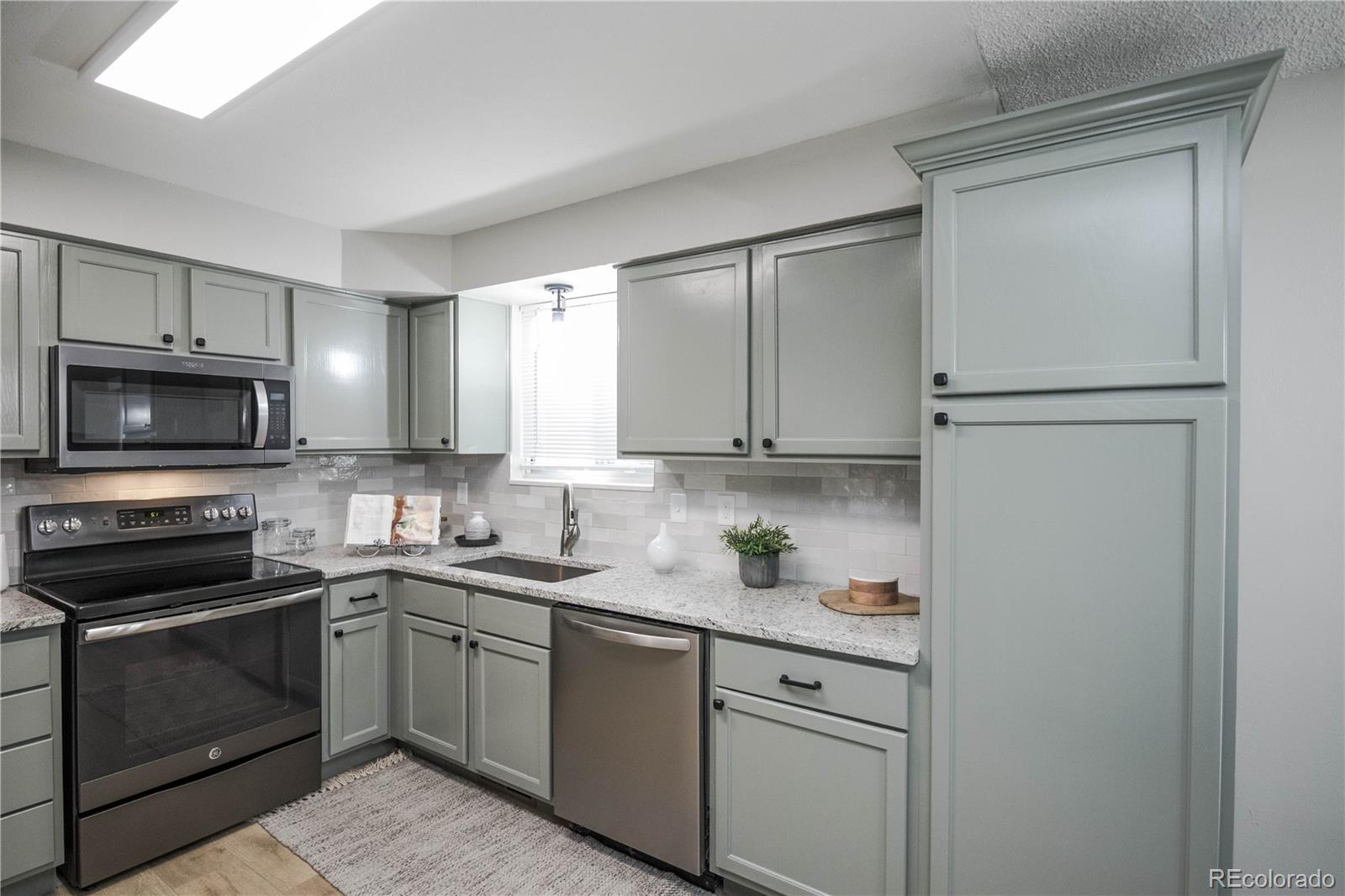 MLS Image #10 for 17657 e prentice circle,aurora, Colorado