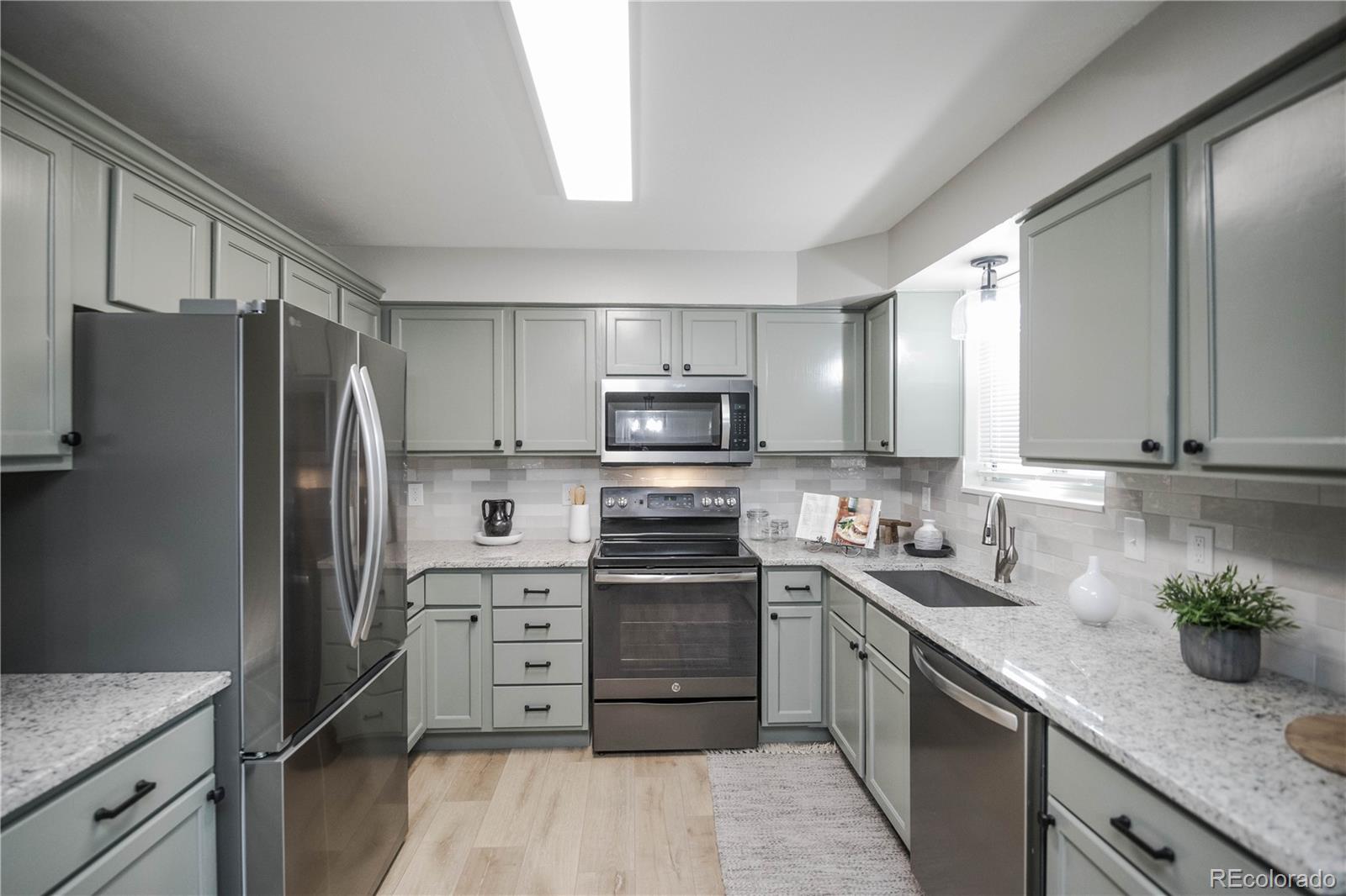 MLS Image #8 for 17657 e prentice circle,aurora, Colorado
