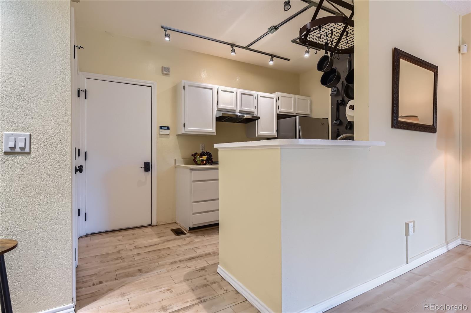 MLS Image #5 for 3040 w prentice avenue b,littleton, Colorado