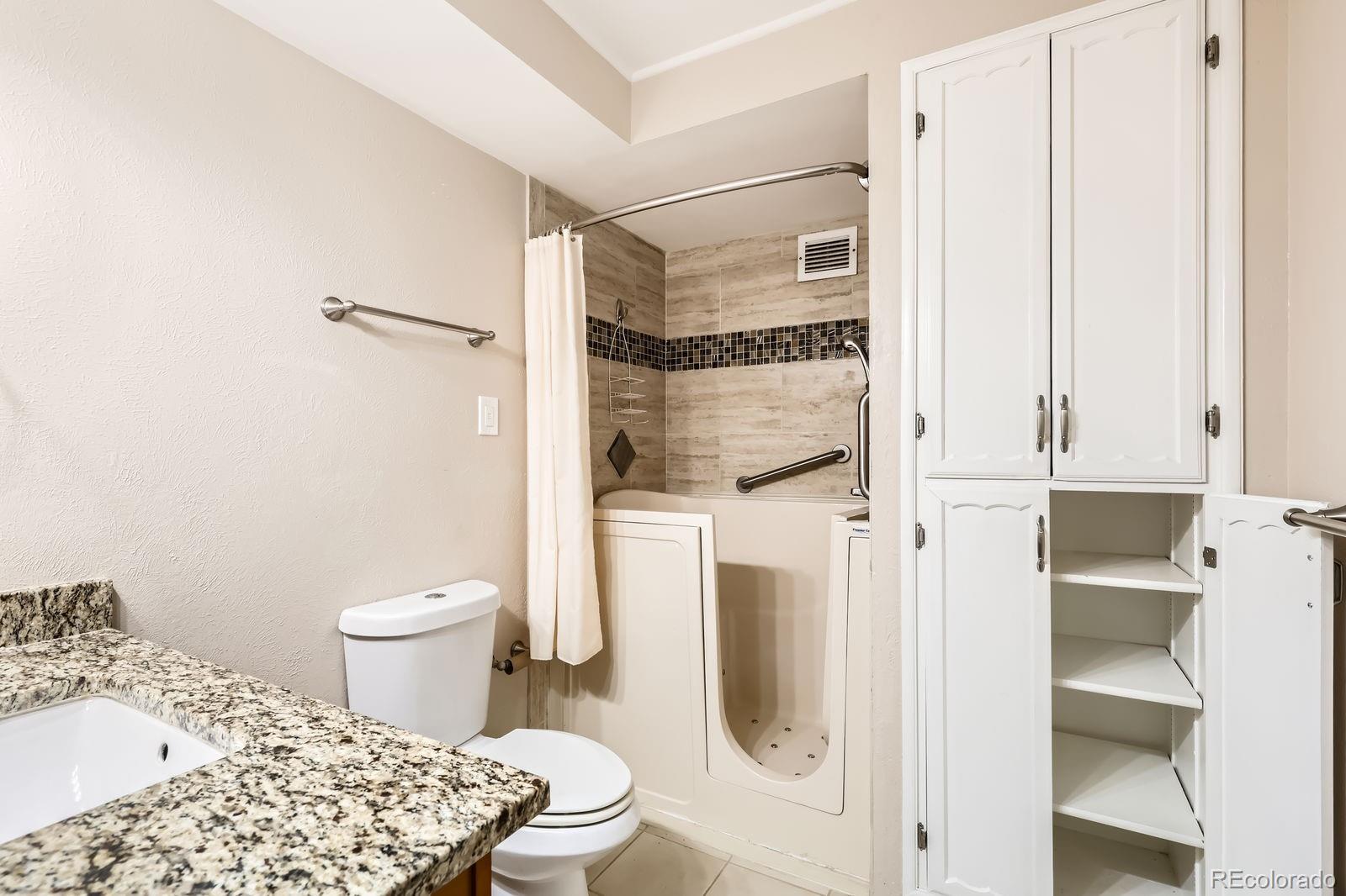 MLS Image #15 for 350 s clinton street,denver, Colorado