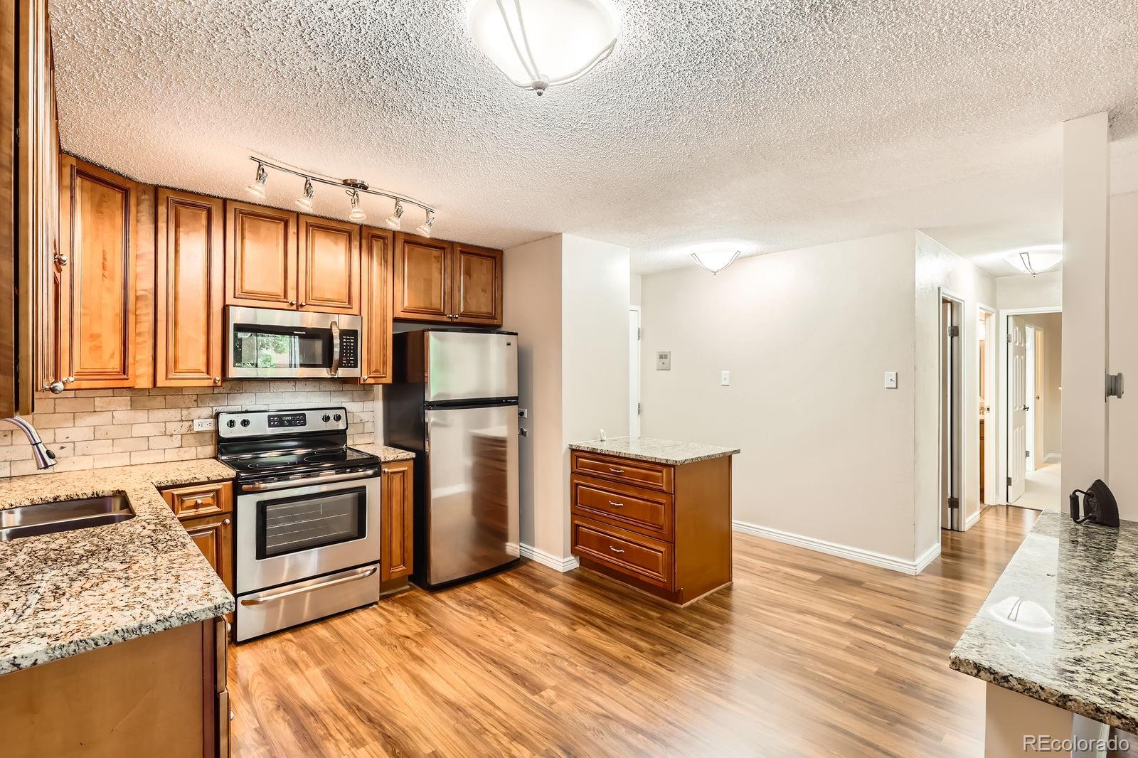 MLS Image #4 for 350 s clinton street,denver, Colorado