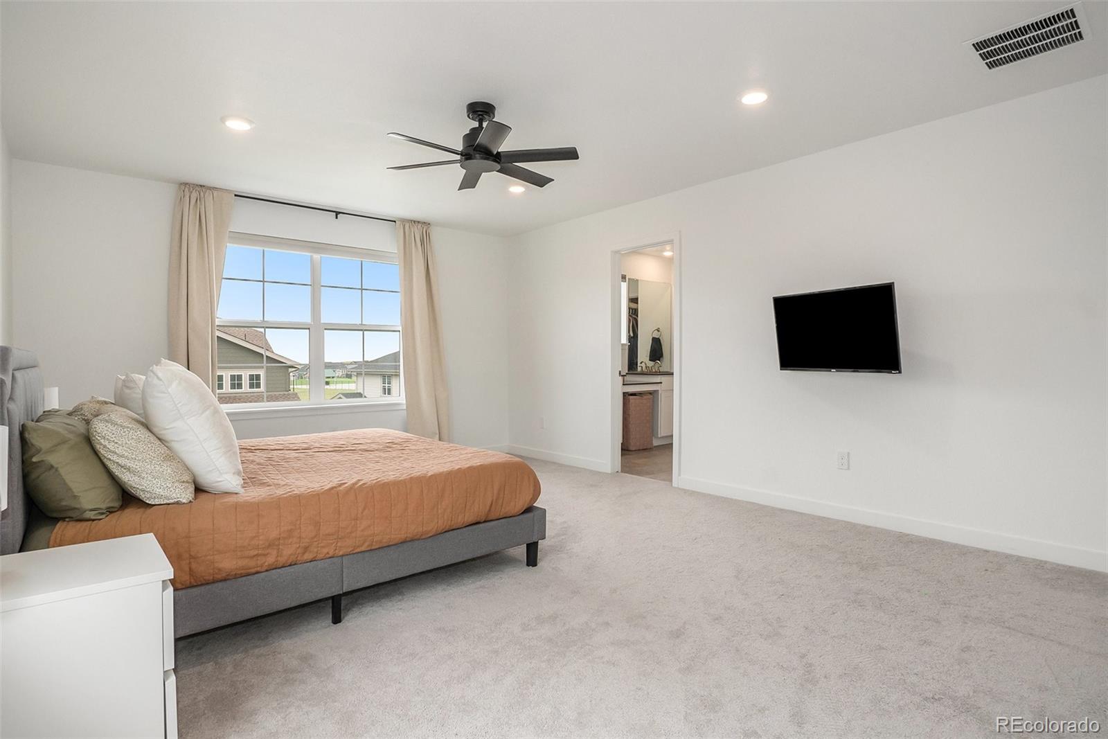 MLS Image #11 for 14818  dahlia street,thornton, Colorado
