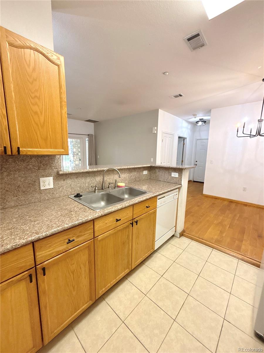 MLS Image #8 for 8338 s independence circle 104,littleton, Colorado