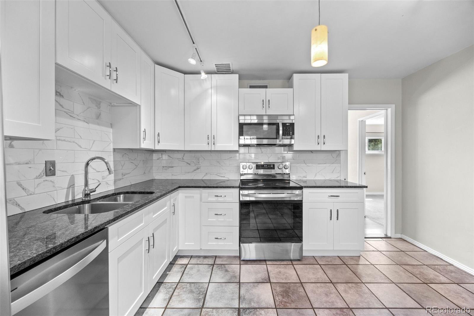 MLS Image #5 for 707  uvalda street,aurora, Colorado