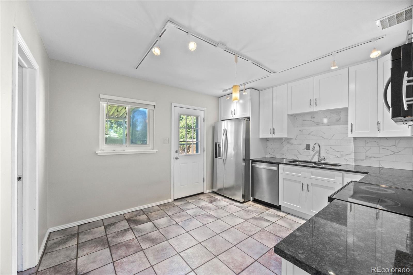 MLS Image #7 for 707  uvalda street,aurora, Colorado