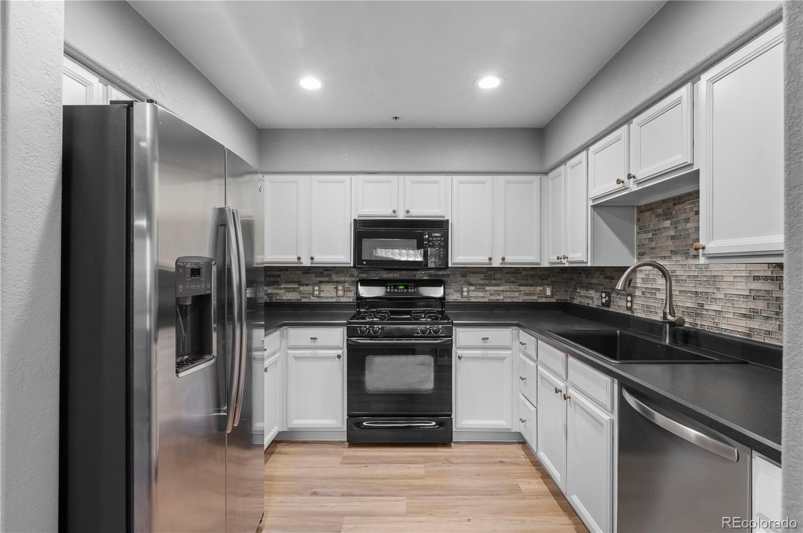 MLS Image #10 for 14300  waterside lane,broomfield, Colorado