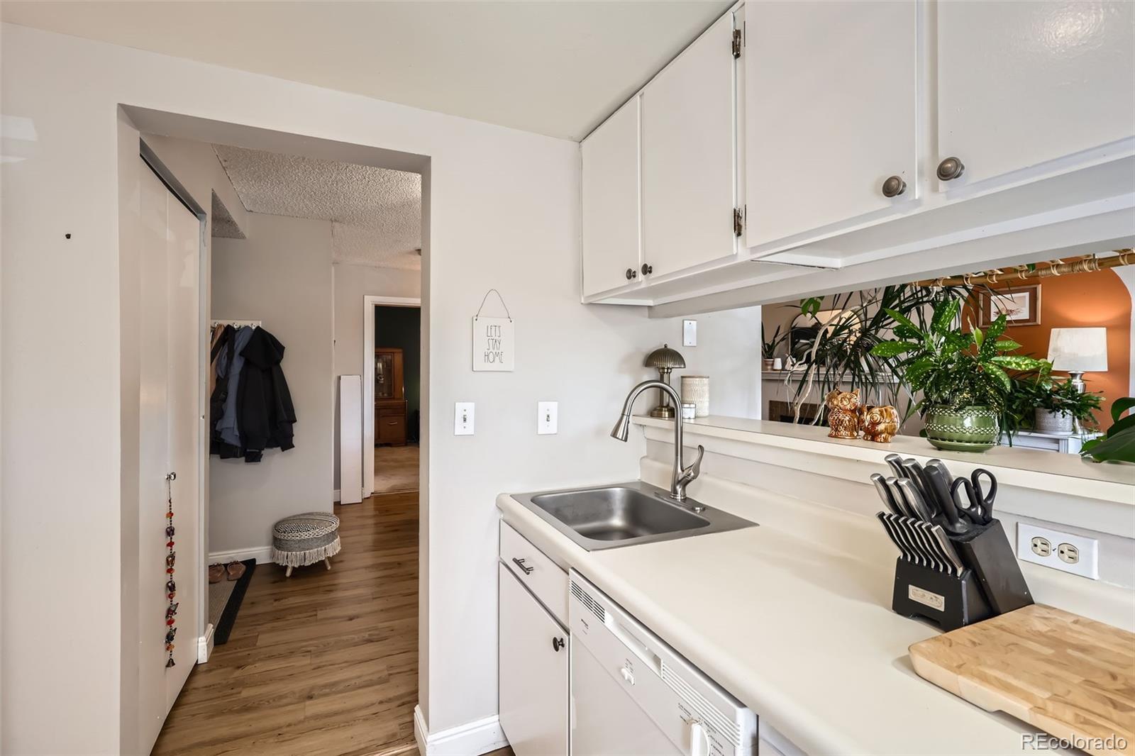 MLS Image #3 for 12512 e cornell avenue,aurora, Colorado