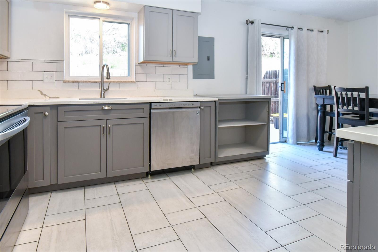 MLS Image #10 for 5719 s lowell boulevard,littleton, Colorado
