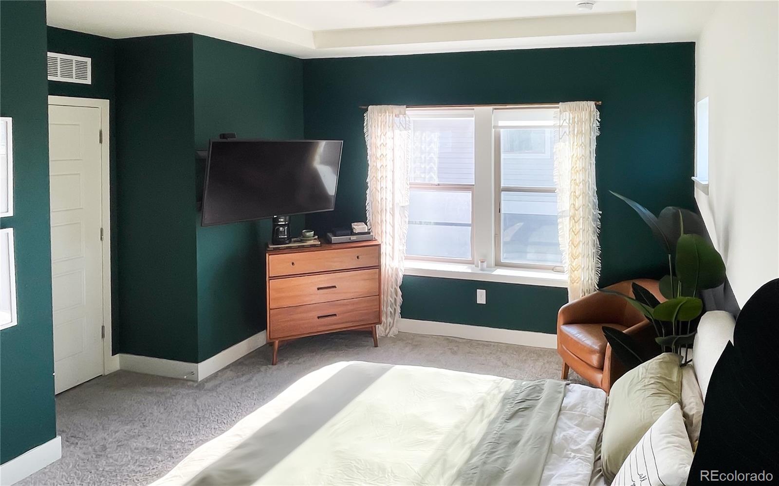 MLS Image #13 for 10033 e 60th avenue,denver, Colorado