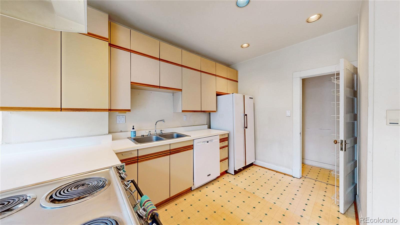MLS Image #11 for 1266 n pearl street,denver, Colorado