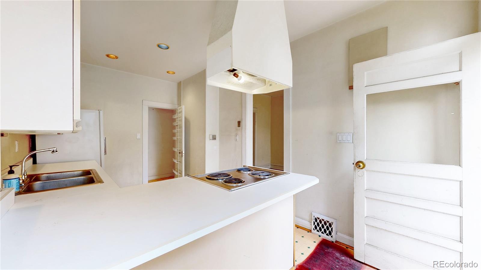 MLS Image #13 for 1266 n pearl street,denver, Colorado