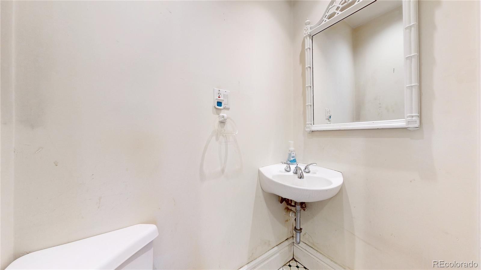 MLS Image #14 for 1266 n pearl street,denver, Colorado
