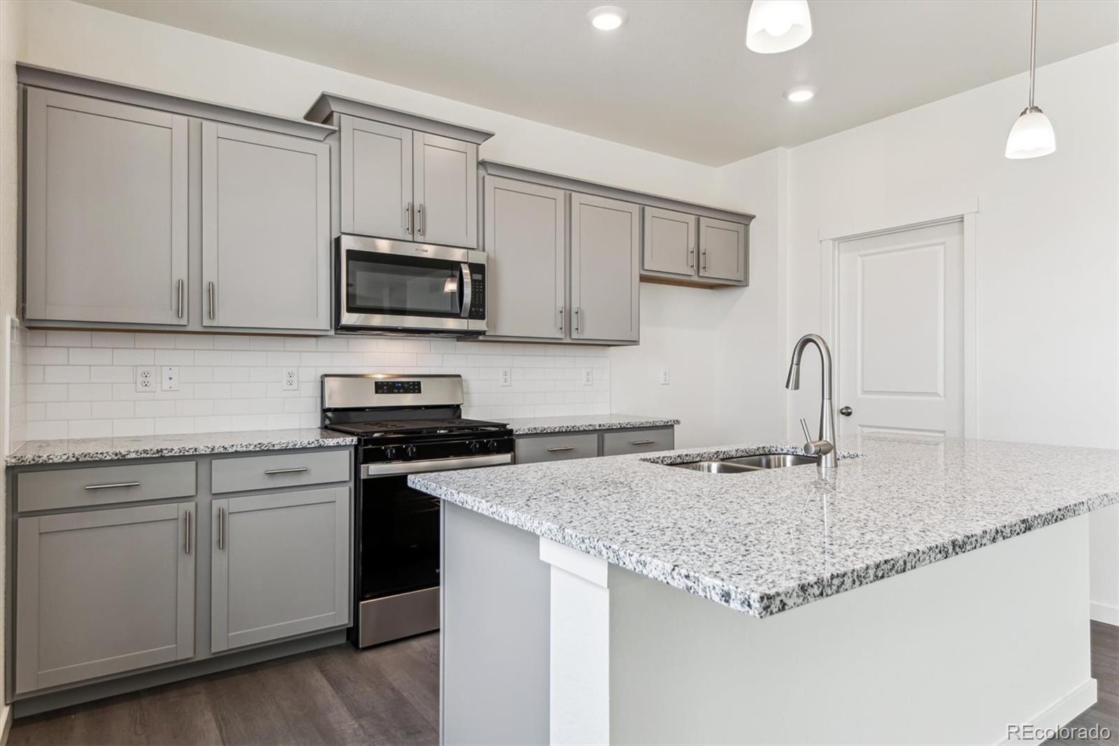 MLS Image #10 for 1038  scotts peak drive,berthoud, Colorado