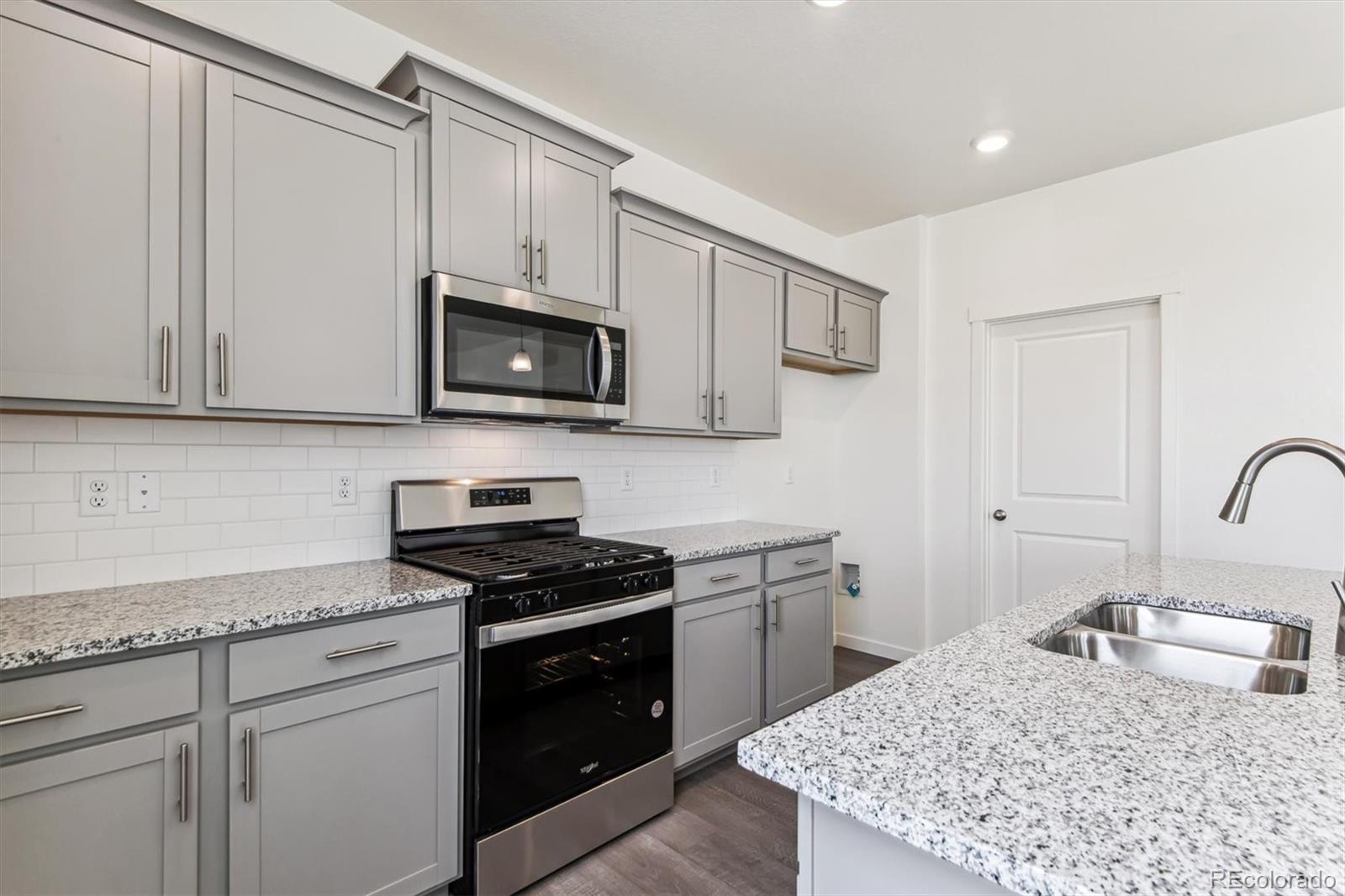 MLS Image #11 for 1038  scotts peak drive,berthoud, Colorado
