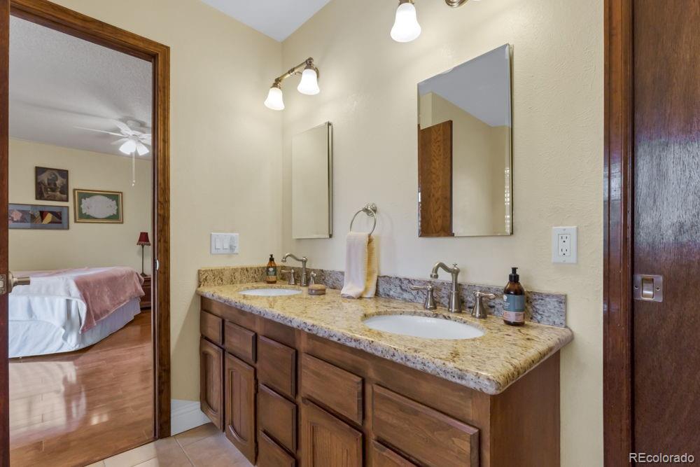 MLS Image #16 for 12193 e harvard drive,aurora, Colorado