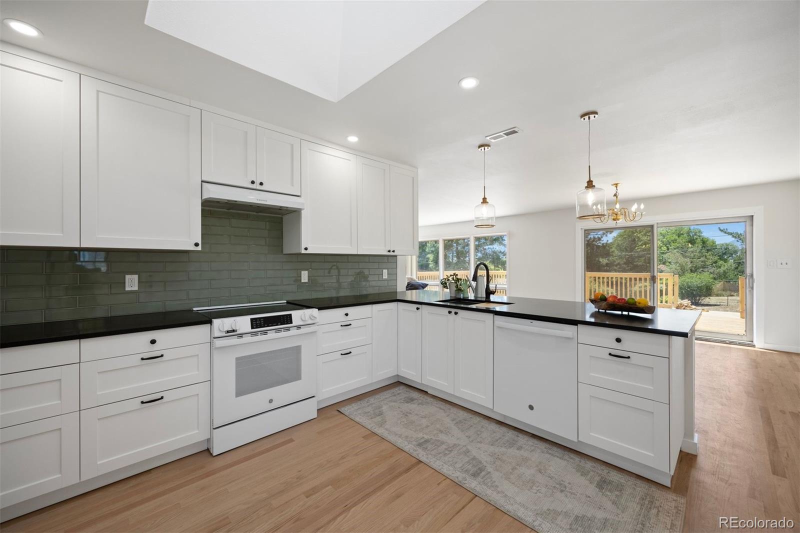MLS Image #4 for 2711 s fenton street,denver, Colorado