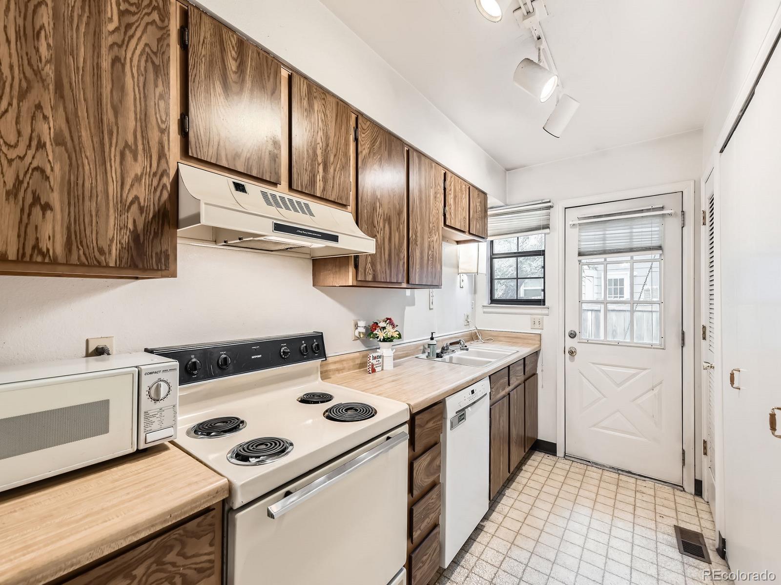 MLS Image #11 for 8236  washington street,denver, Colorado