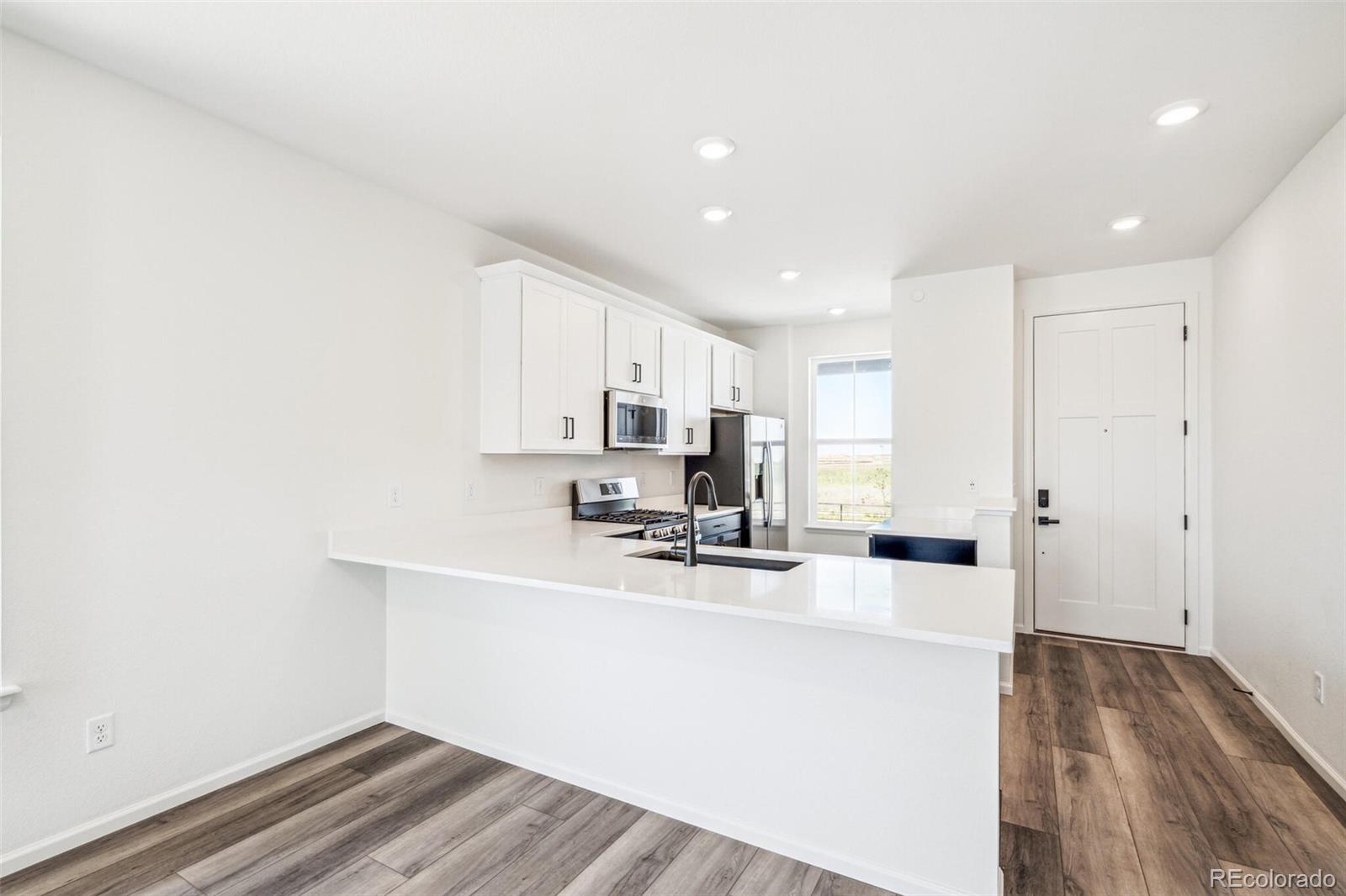 MLS Image #11 for 9265  cathay court,commerce city, Colorado