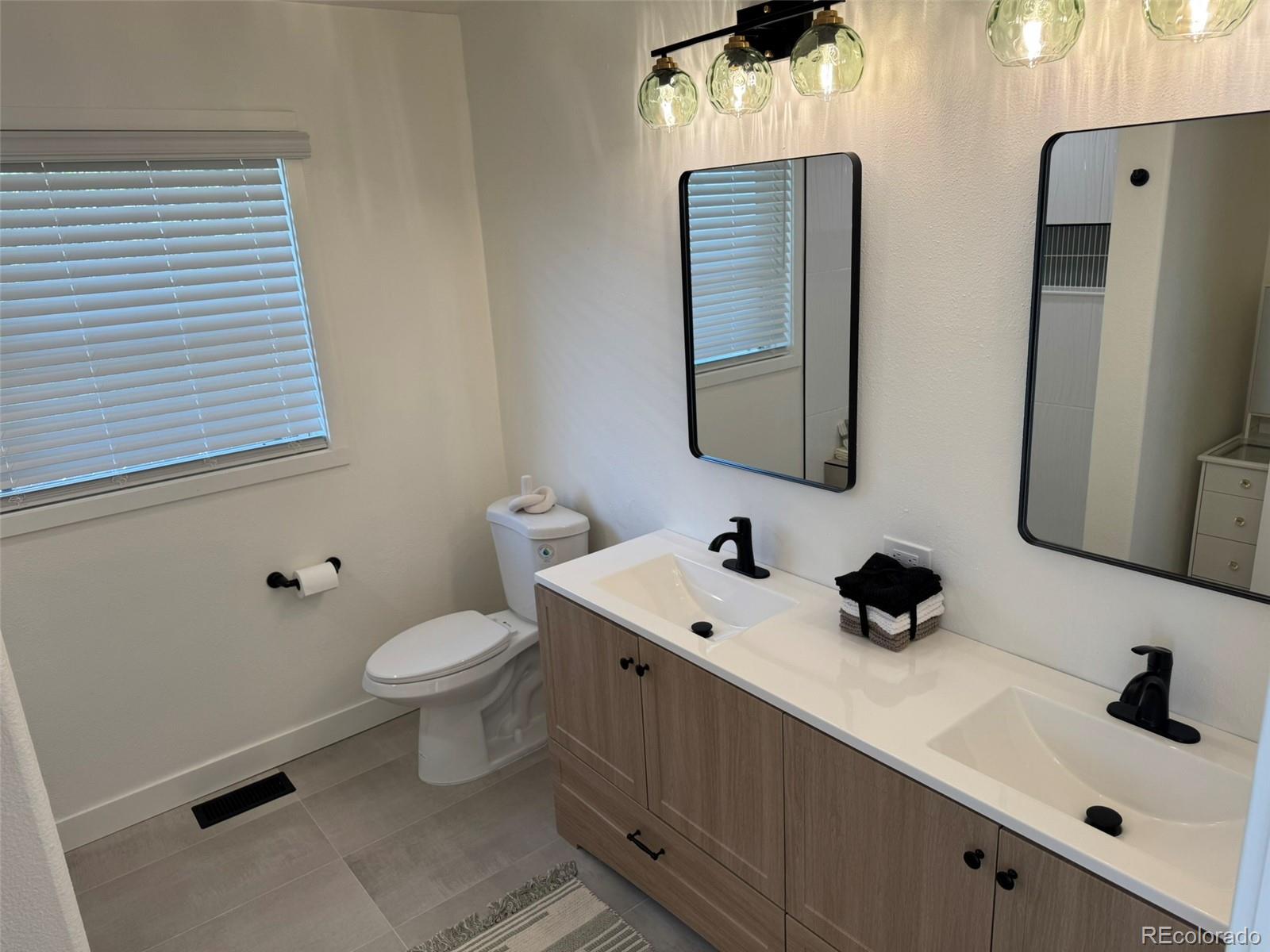 MLS Image #4 for 3866 s king street,denver, Colorado