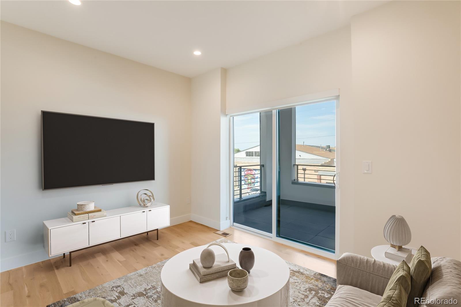 MLS Image #13 for 2400 s delaware street,denver, Colorado