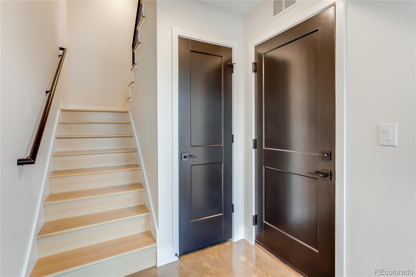MLS Image #4 for 2400 s delaware street,denver, Colorado