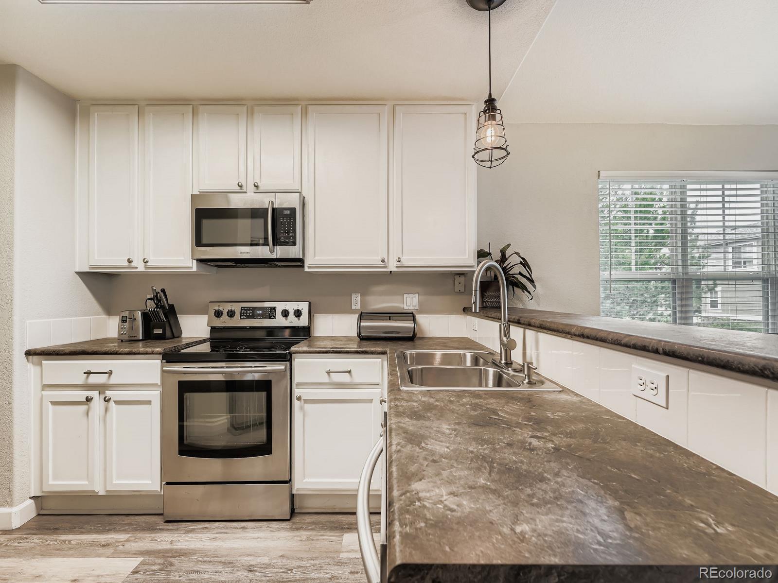 MLS Image #4 for 7531 s quemoy street,aurora, Colorado