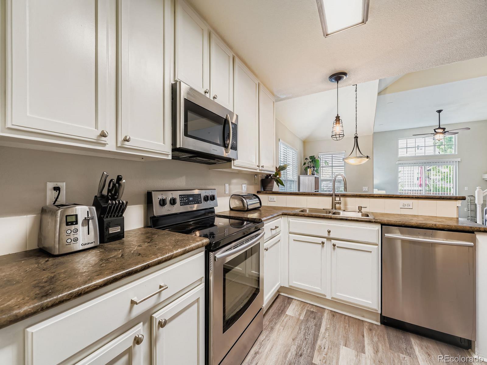 MLS Image #5 for 7531 s quemoy street,aurora, Colorado