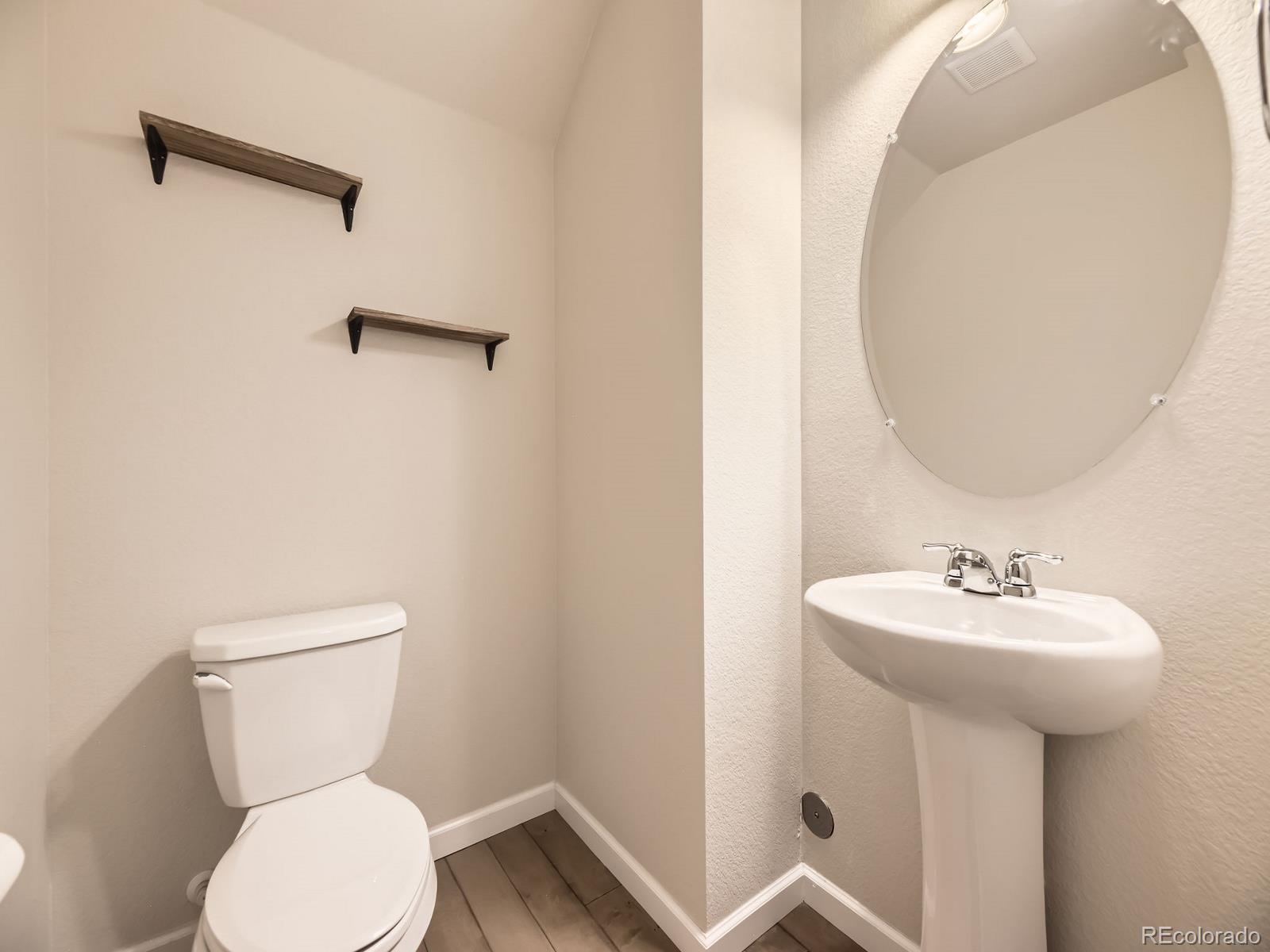 MLS Image #13 for 600 e dry creek place,littleton, Colorado