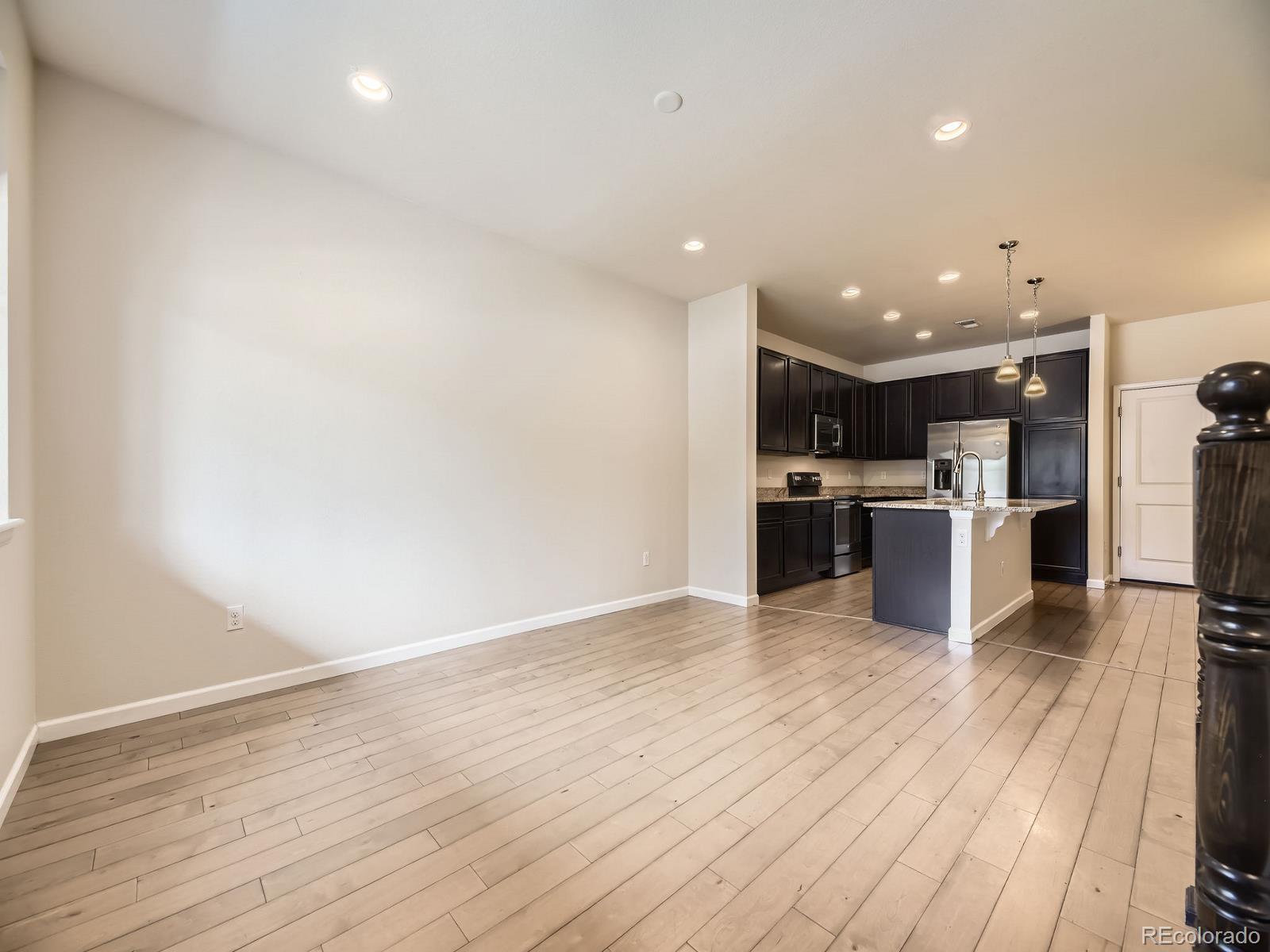MLS Image #5 for 600 e dry creek place,littleton, Colorado