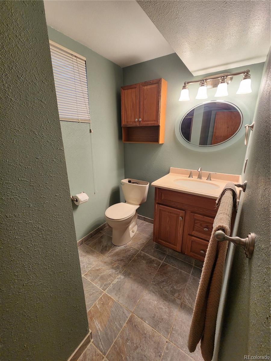 MLS Image #13 for 6525 e harvard avenue,denver, Colorado