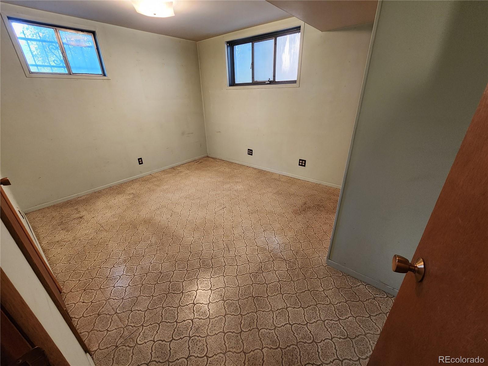 MLS Image #15 for 6525 e harvard avenue,denver, Colorado