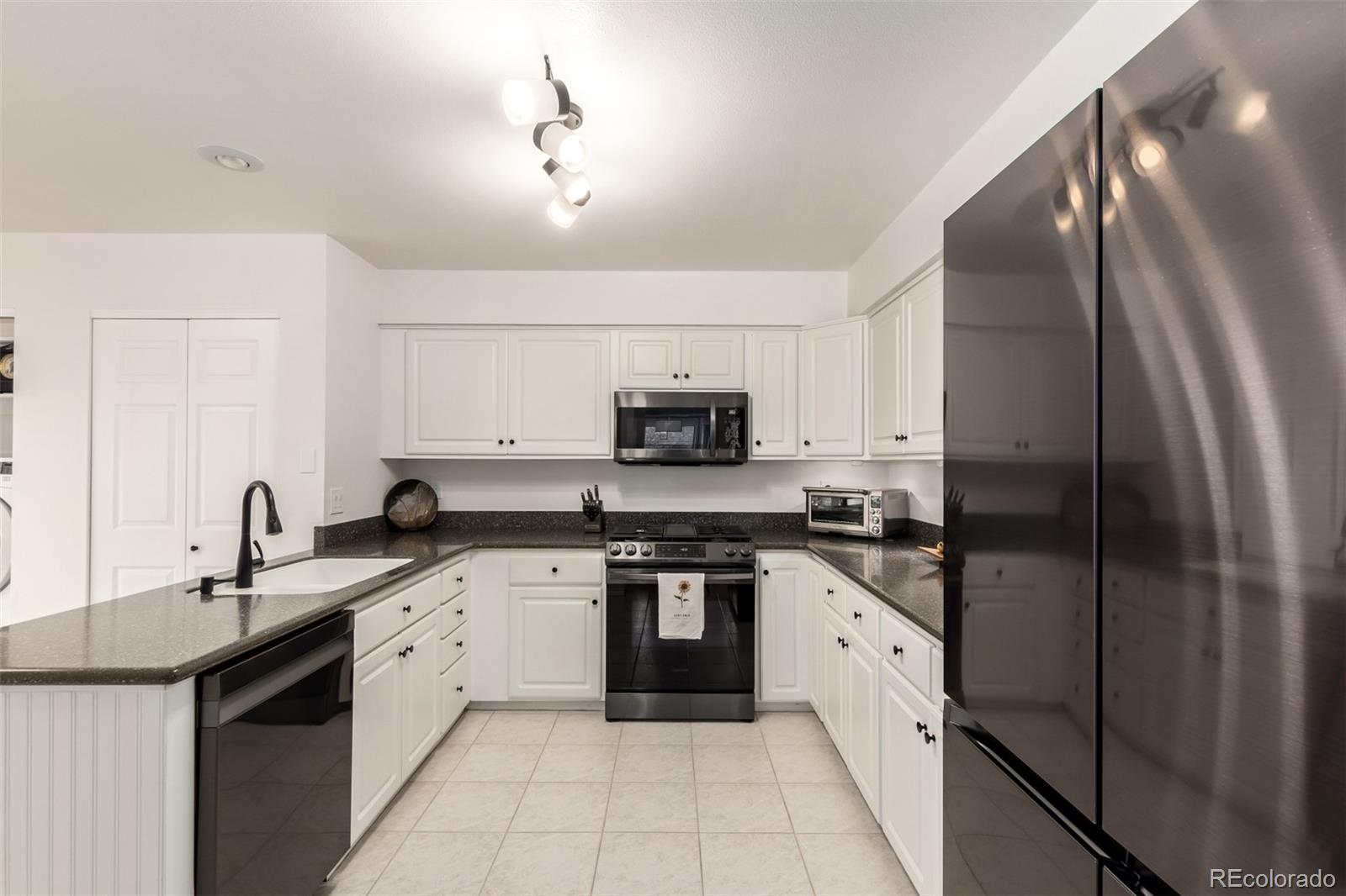 MLS Image #10 for 1633 s trenton street,denver, Colorado