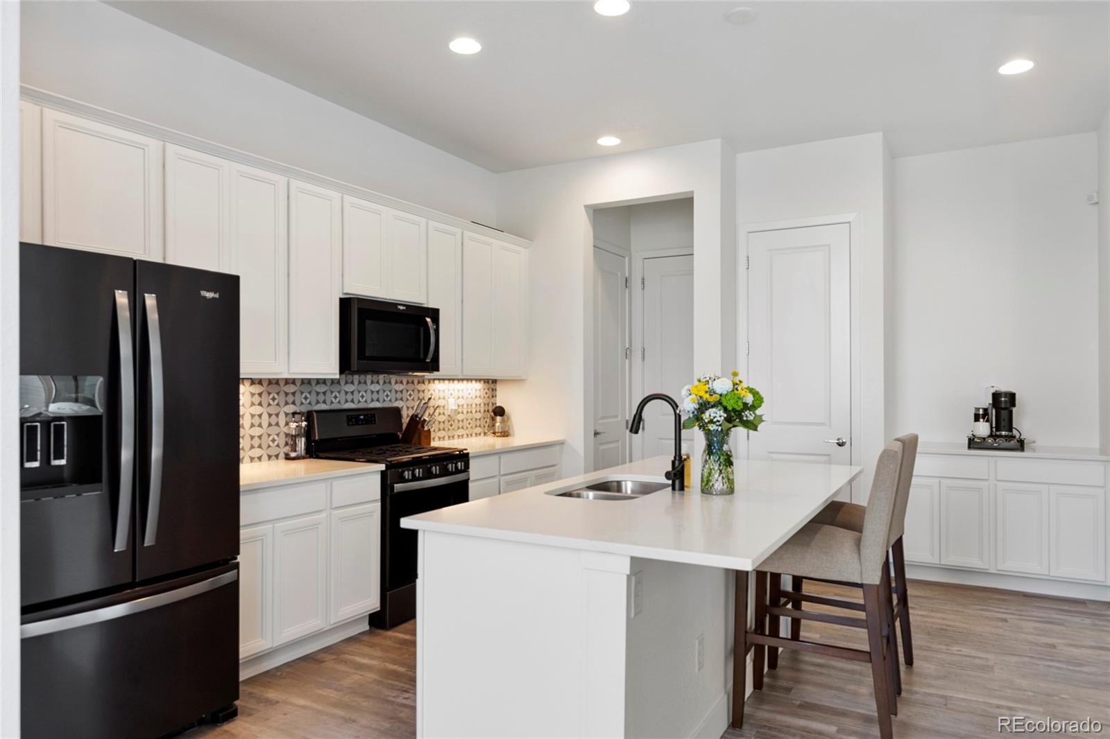 MLS Image #11 for 21405 e 59th drive,aurora, Colorado