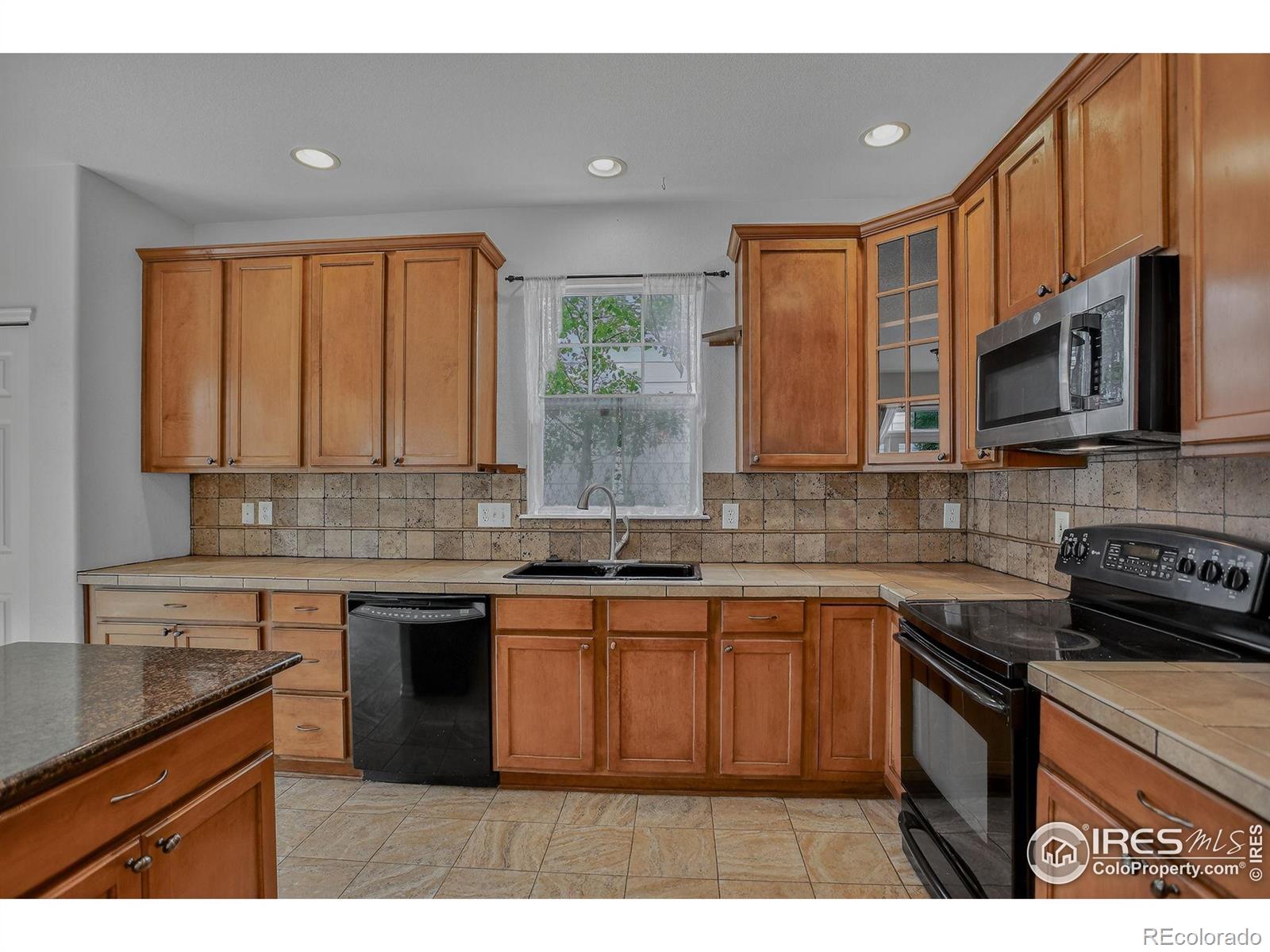 MLS Image #7 for 940  petras street,erie, Colorado