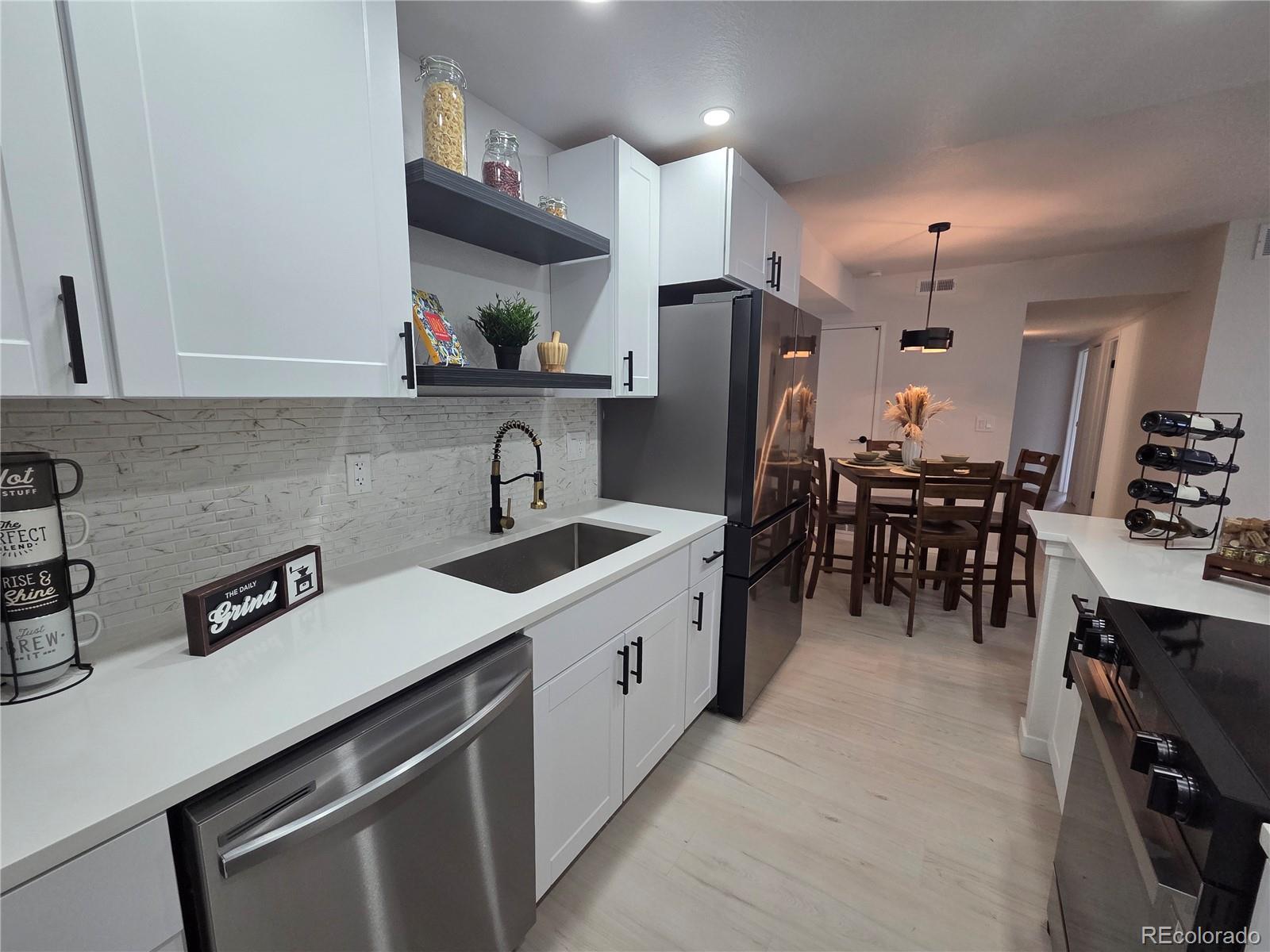 MLS Image #14 for 14433 e jewell avenue,aurora, Colorado