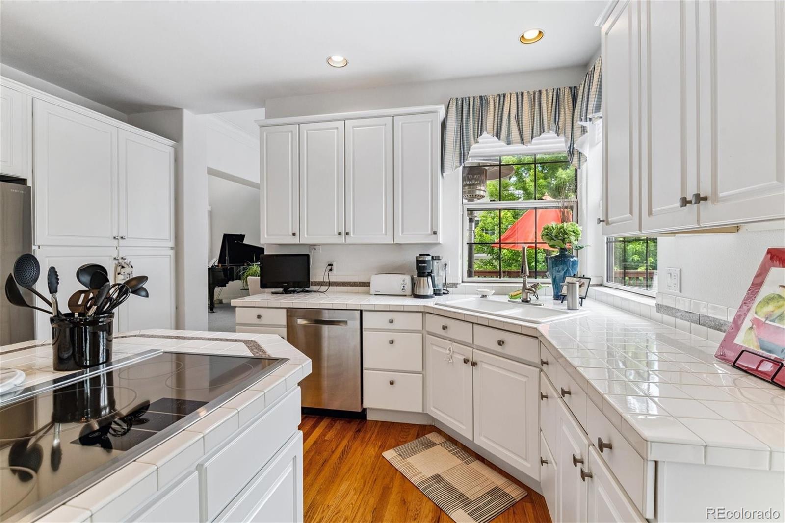 MLS Image #14 for 9411 e hidden hill lane,lone tree, Colorado